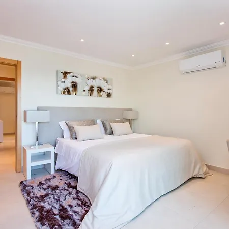Cliff-top Holiday Escape , Carvoeiro, Algarve *